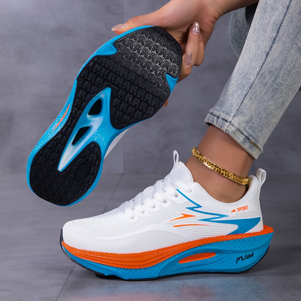 أحذية رياضية نسائية خفيفة الوز - مراجعة Sports Equipment For Running وسعره