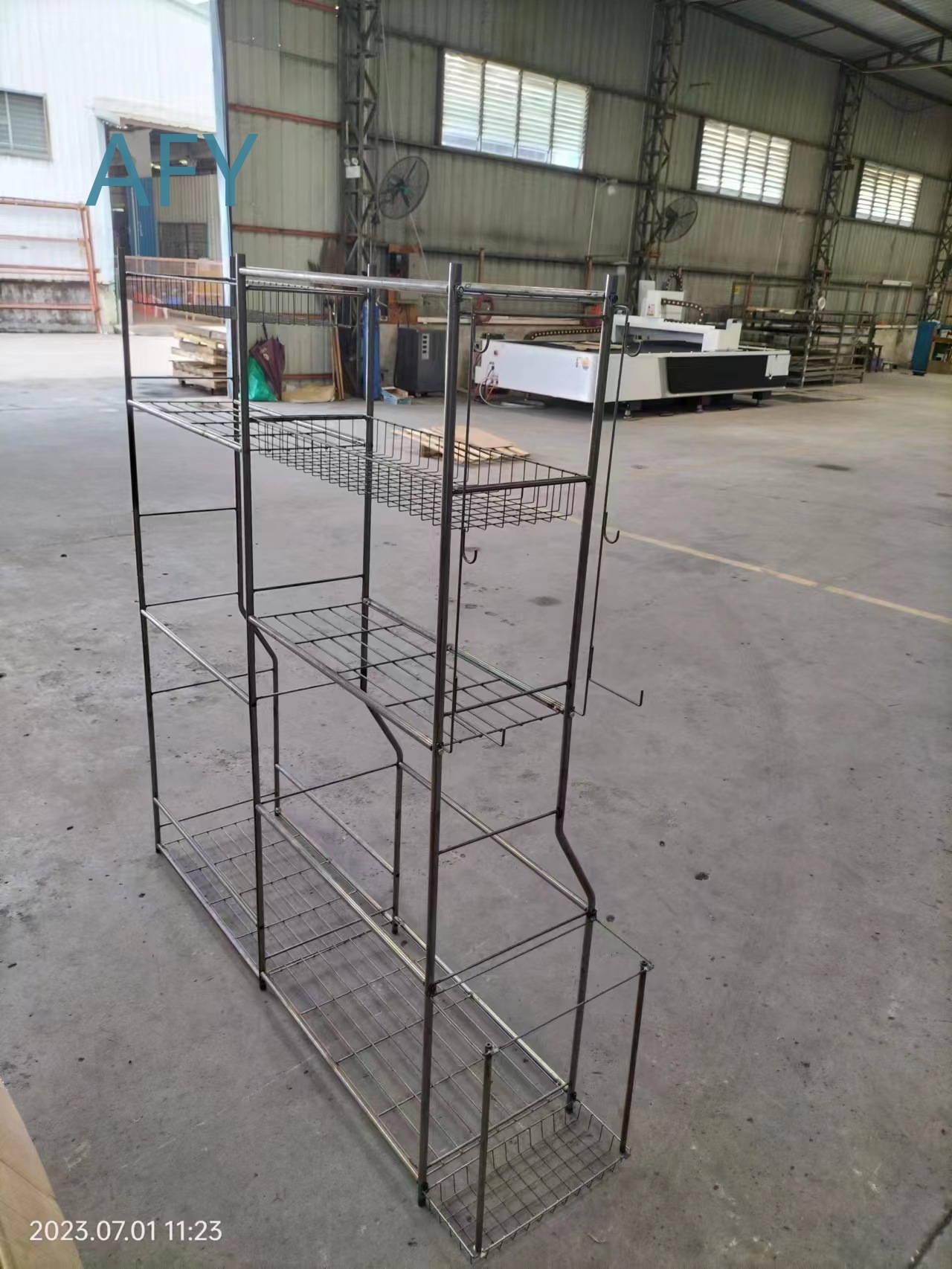 رف تخزين كرات الجولف، منظم معد - مراجعة Sports Equipment Garage Organizer وسعره